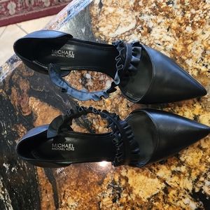 Michael Kors Ruffled Bella Pumps